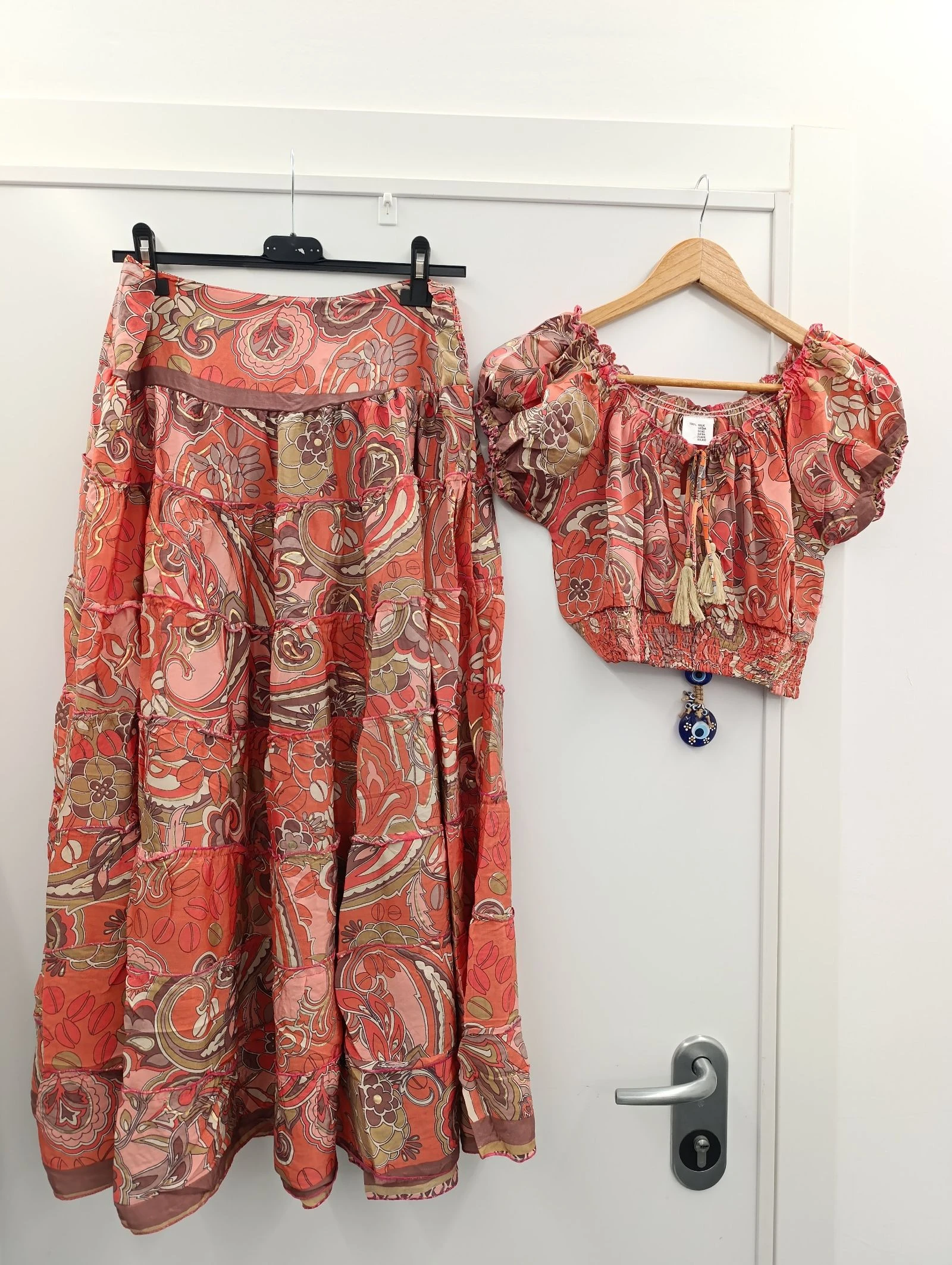 Conjunto de seda coral